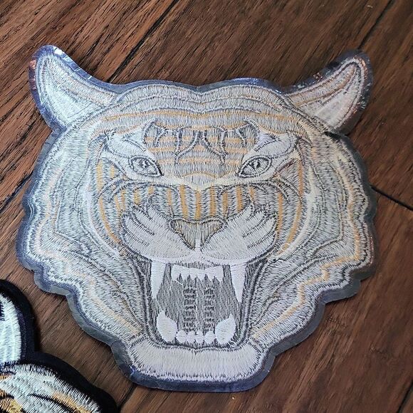 NWOT Large Iron-on Embroidered Tiger 🐅 Patch Applique - Picture 2 of 3